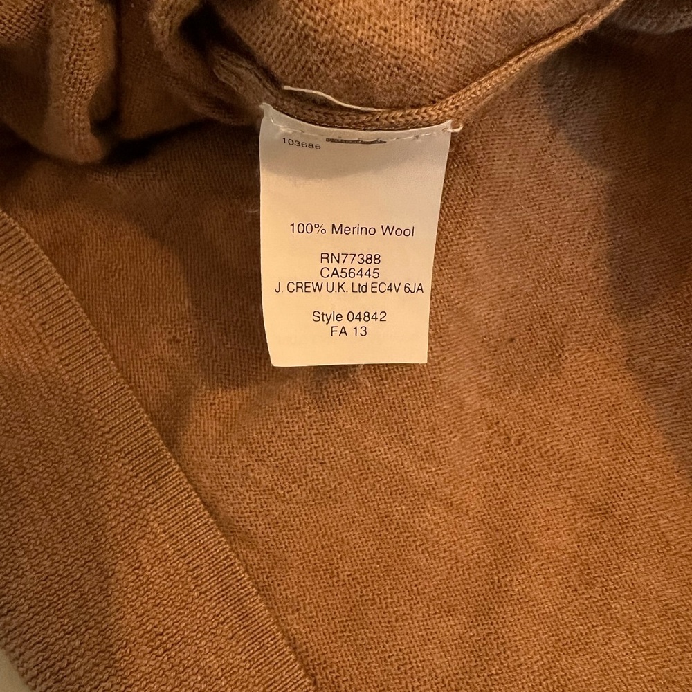 J. Crew Men's V-Neck Tan Merino Wool Sweater - Picture 4 of 4